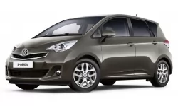 Dywaniki wewnętrzne do Toyocie Verso S 2009 - 2018 I generacja EU Minivan 5-miejscowy wnętrze